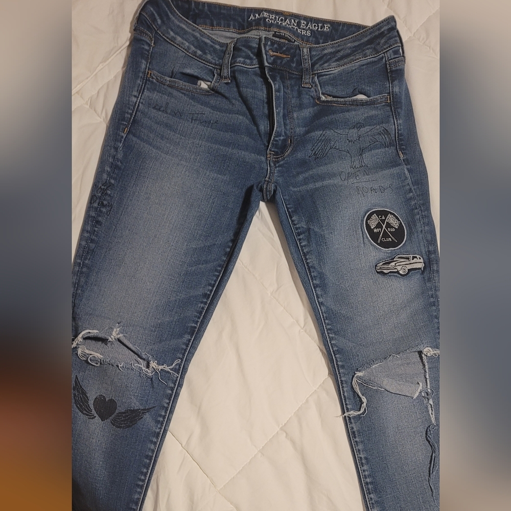 American Eagle Outfitters Blue Distressed Ankle Jeans